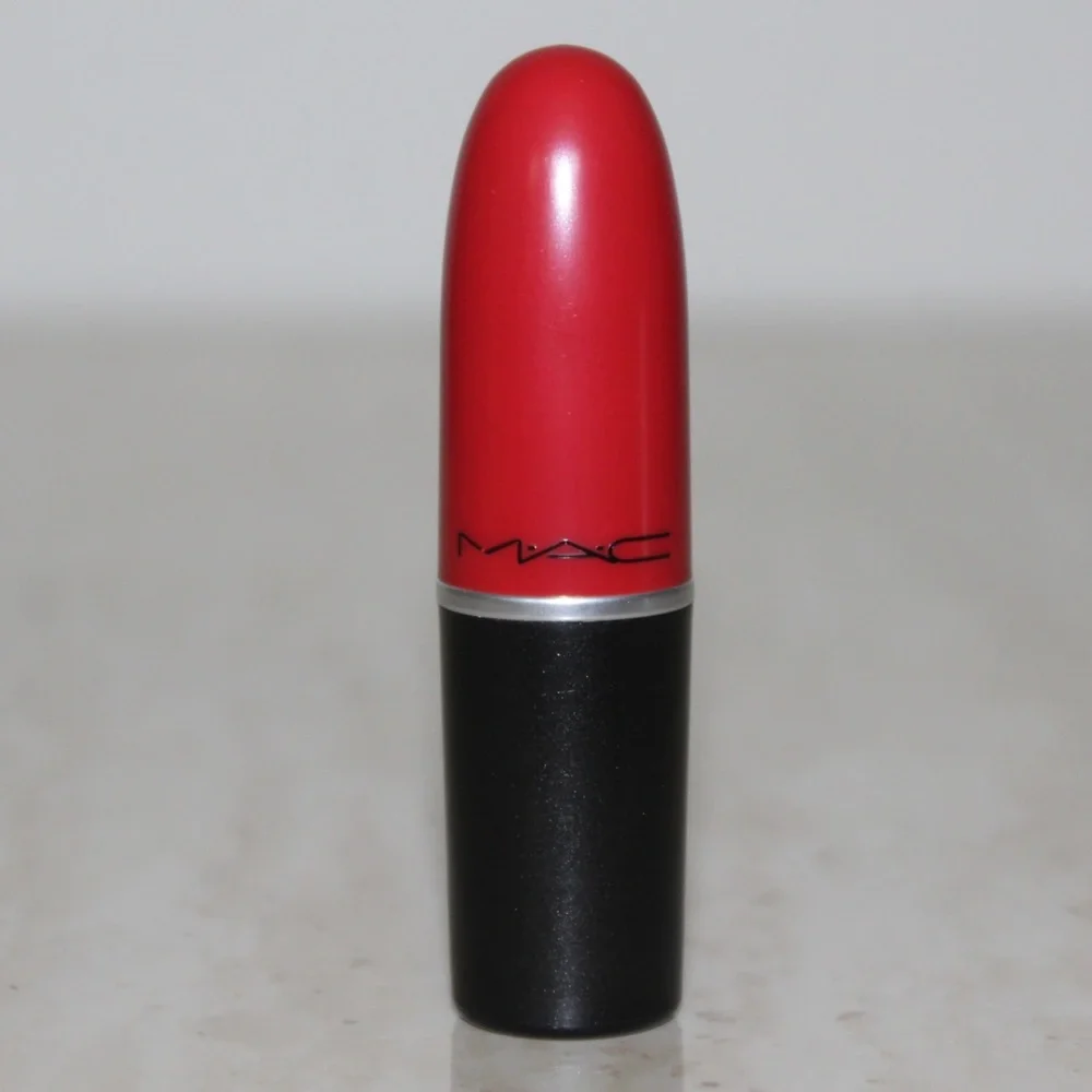 MAC Cosmetics ‘Russian Red’ Matte Lipstick (NWOB)